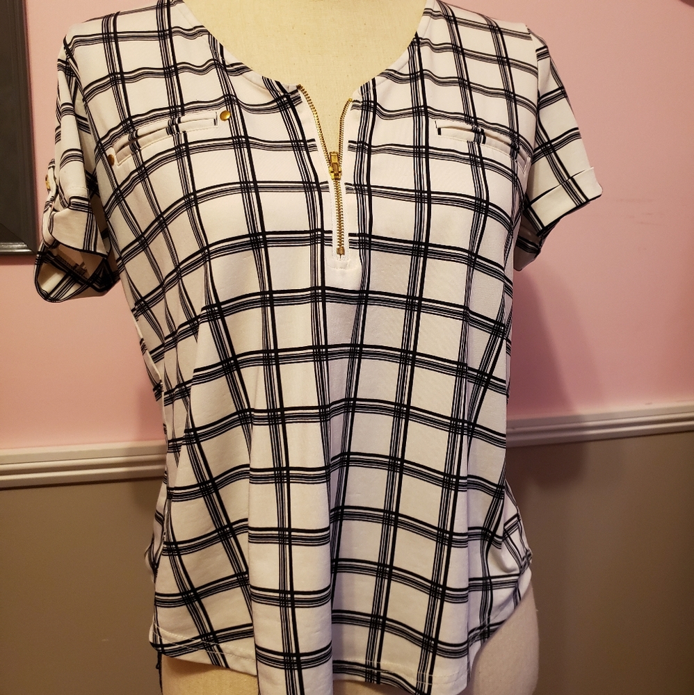 Checkered hi lo top